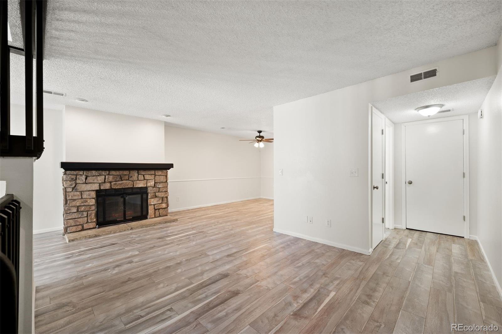 MLS Image #6 for 15503 e wyoming drive b,aurora, Colorado