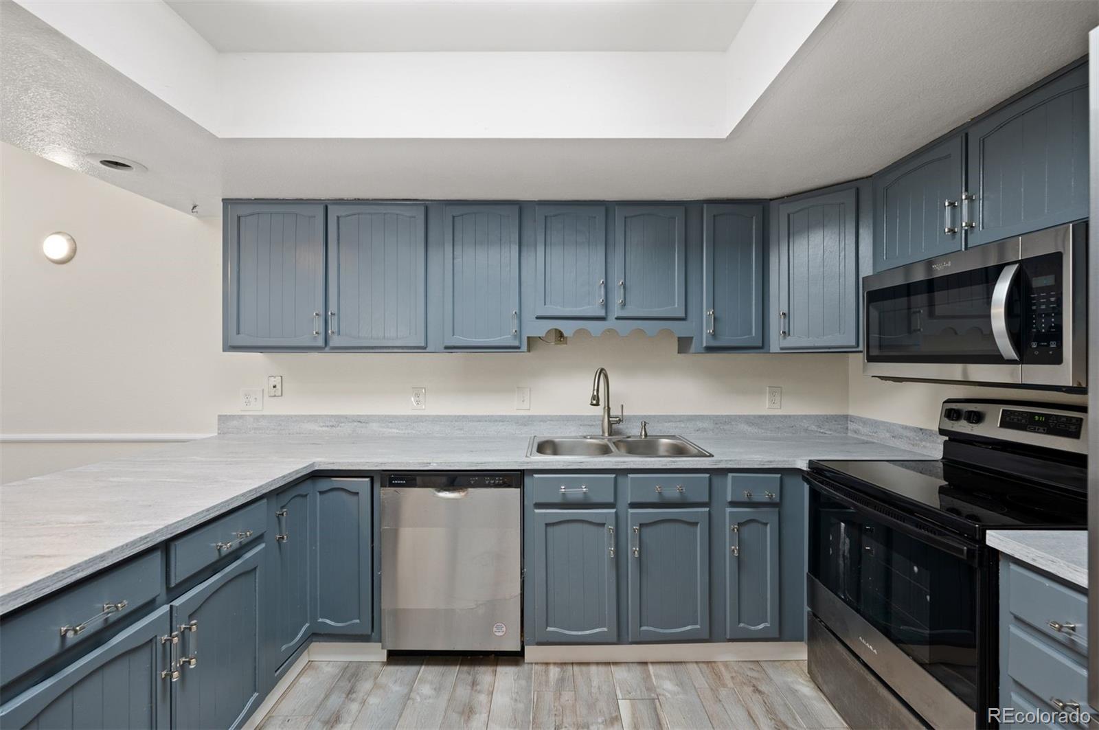 MLS Image #9 for 15503 e wyoming drive b,aurora, Colorado