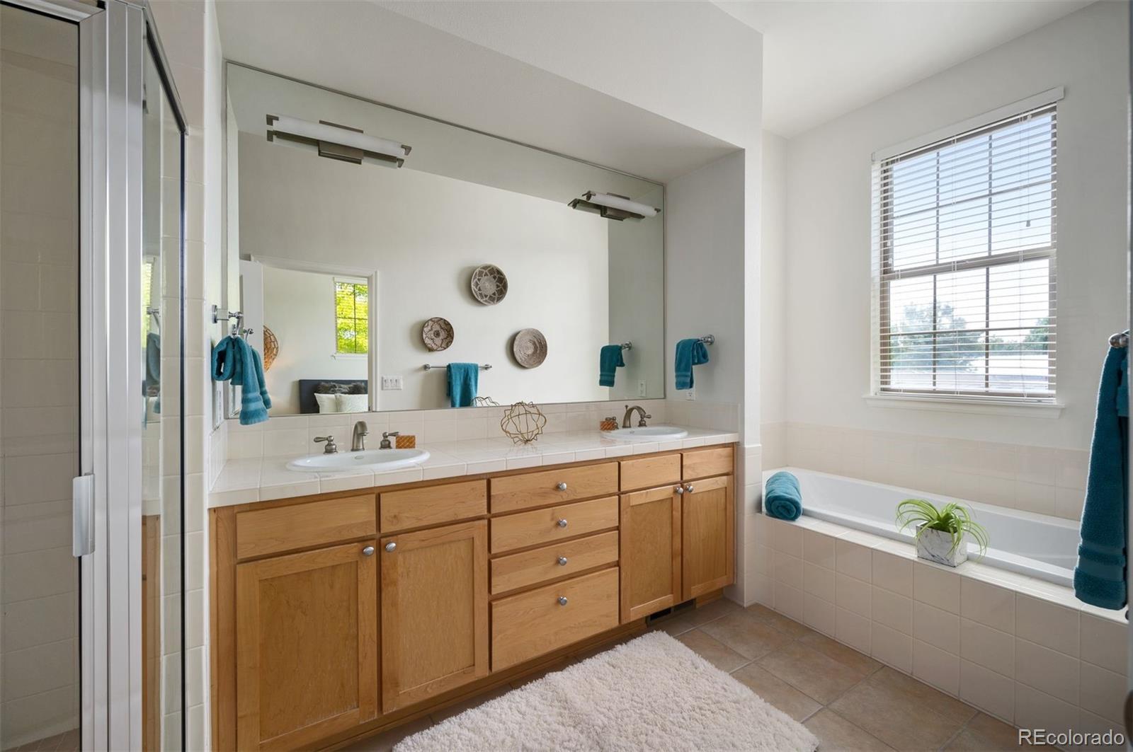 MLS Image #19 for 217  spruce street 101,denver, Colorado