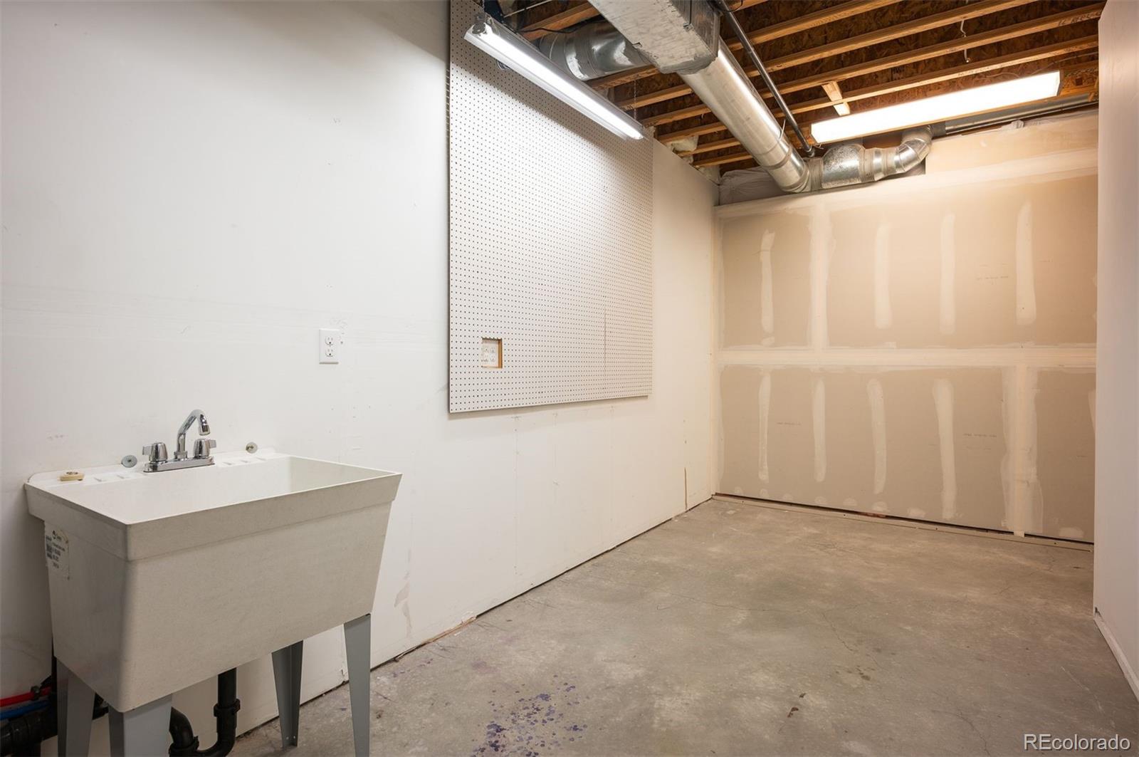 MLS Image #31 for 217  spruce street 101,denver, Colorado