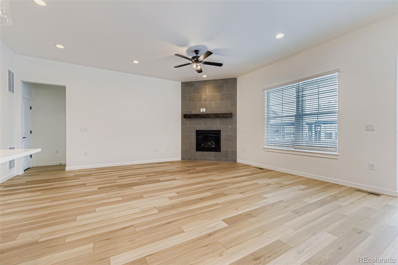 MLS Image #3 for 8905 s riviera way,aurora, Colorado