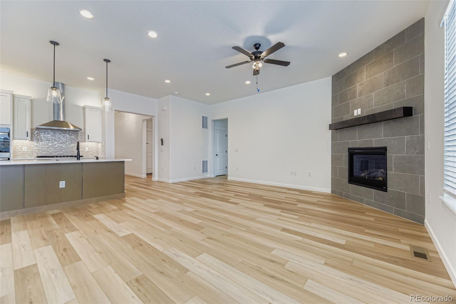 MLS Image #5 for 8905 s riviera way,aurora, Colorado