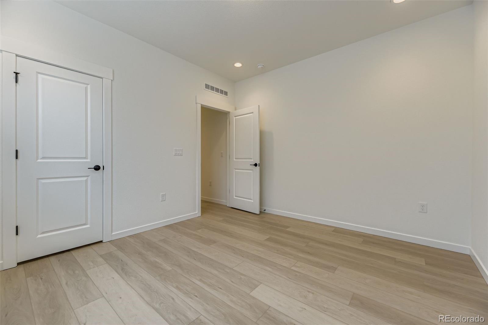 MLS Image #15 for 8895 s riviera way,aurora, Colorado