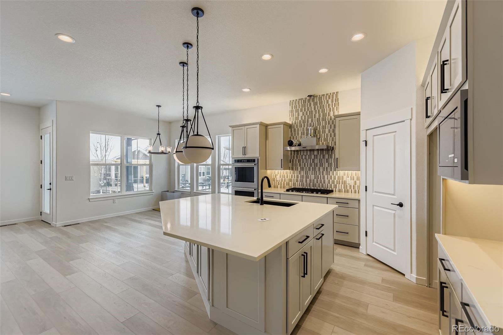 MLS Image #6 for 8895 s riviera way,aurora, Colorado