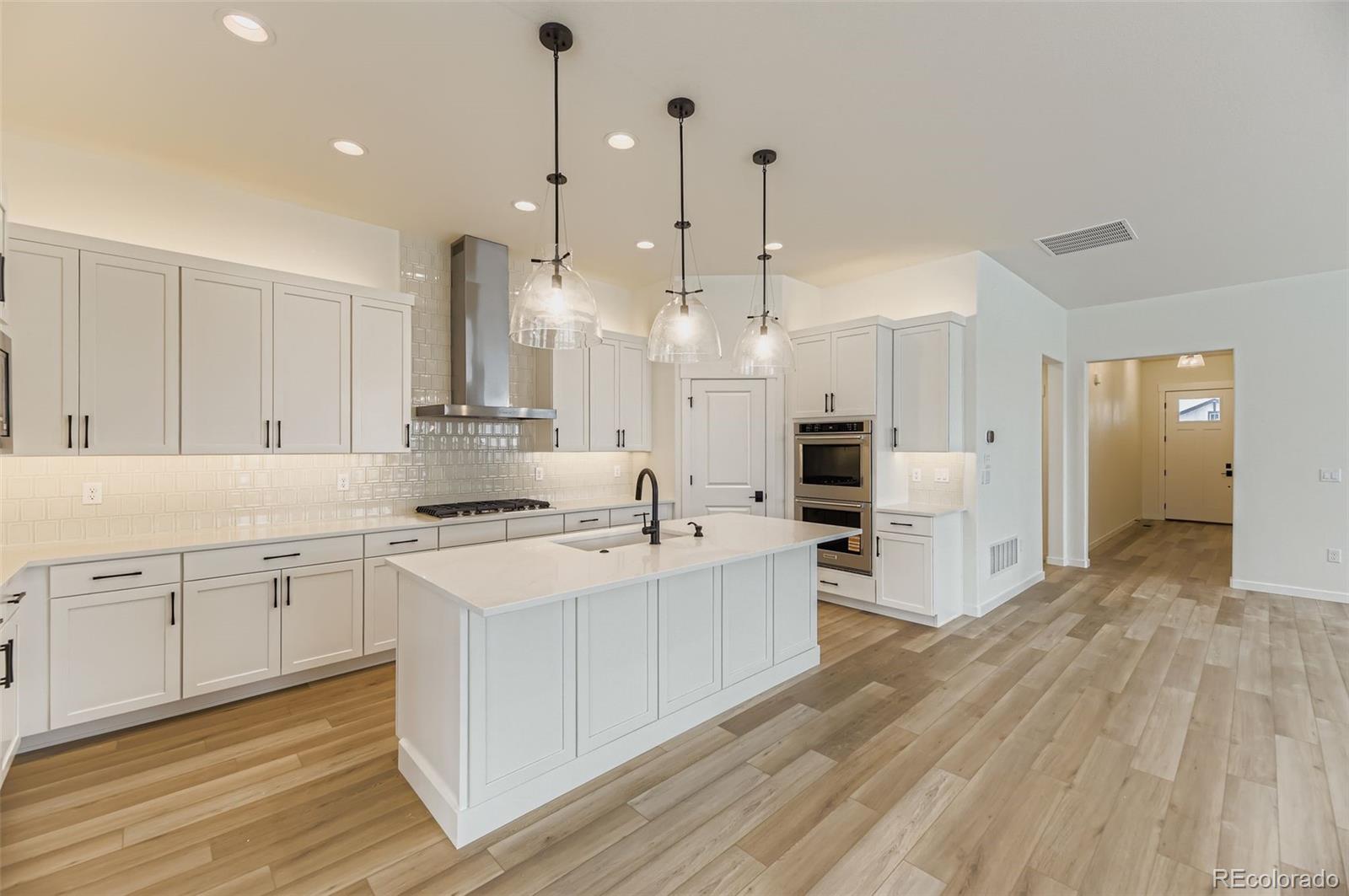 MLS Image #10 for 8902 s riviera way,aurora, Colorado