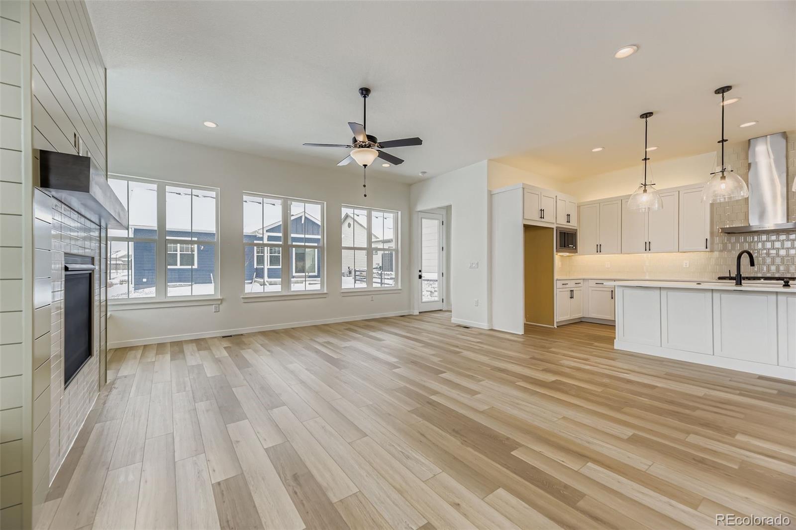 MLS Image #3 for 8902 s riviera way,aurora, Colorado