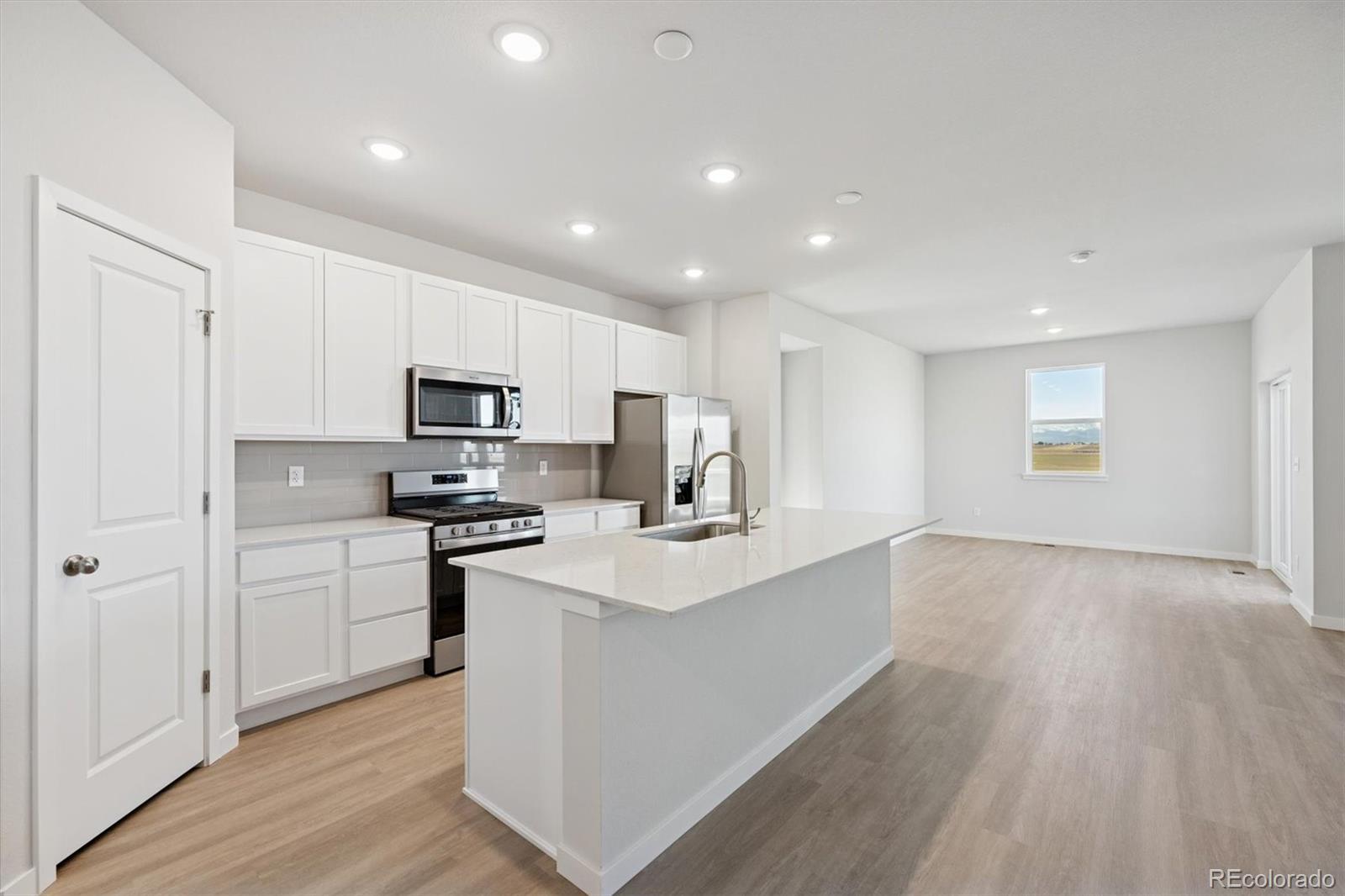 MLS Image #3 for 3727  sandreed street,dacono, Colorado