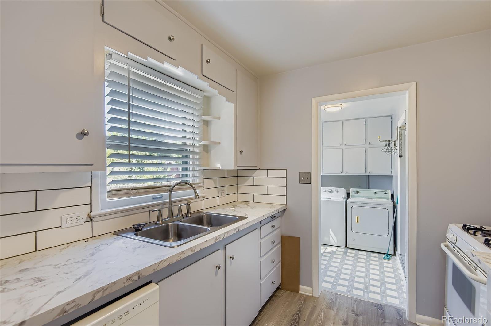 MLS Image #13 for 1834 w crestline avenue,littleton, Colorado