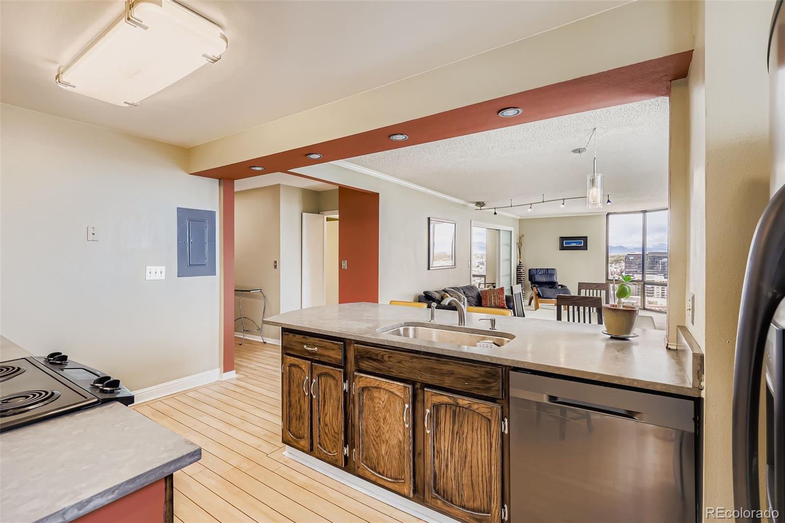MLS Image #6 for 1625  larimer street 2707,denver, Colorado