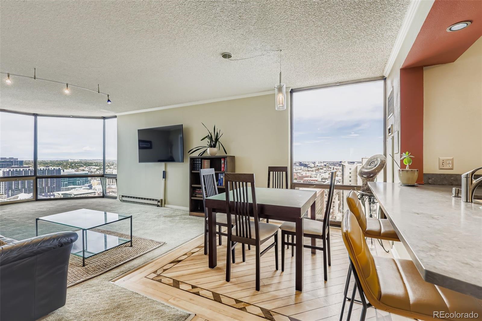 MLS Image #8 for 1625  larimer street 2707,denver, Colorado