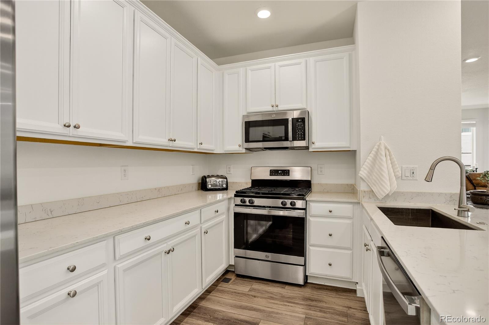 MLS Image #6 for 599  greenville alley,erie, Colorado