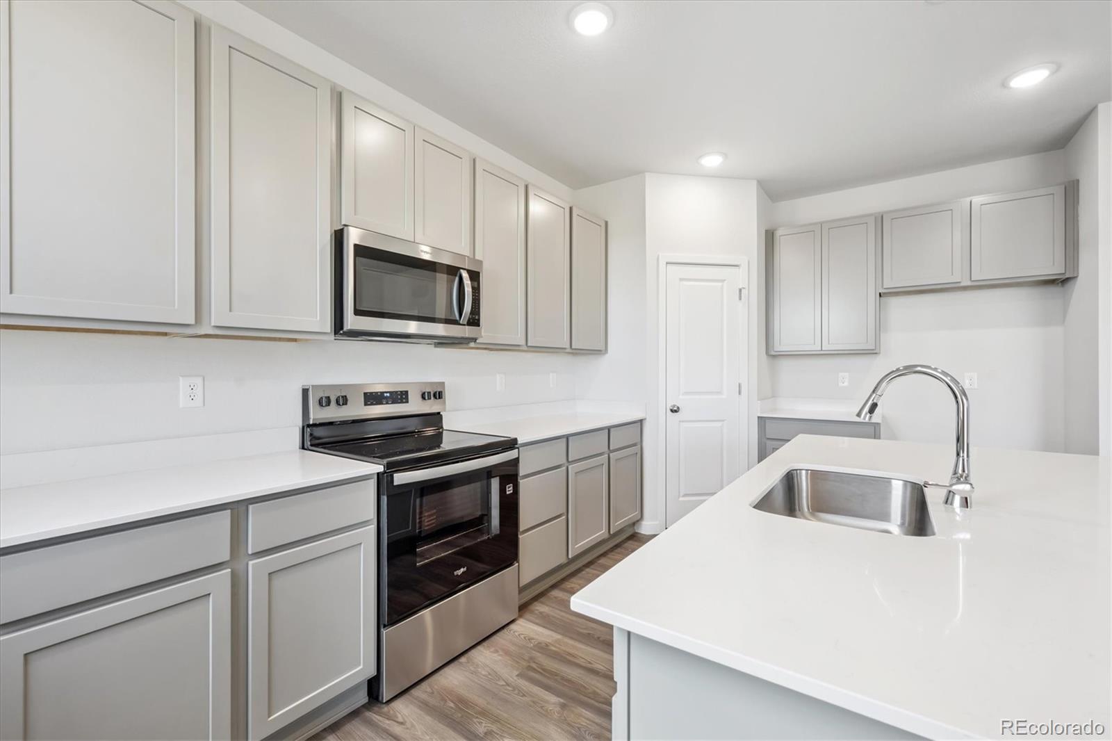 MLS Image #3 for 3710  sandreed street,dacono, Colorado