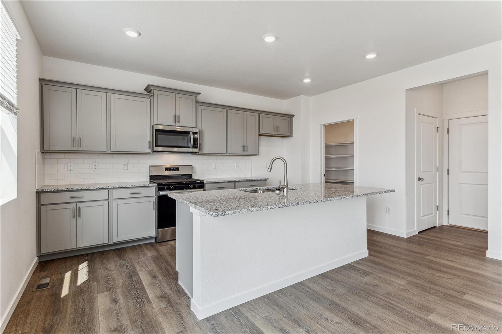 MLS Image #9 for 952  london way,severance, Colorado