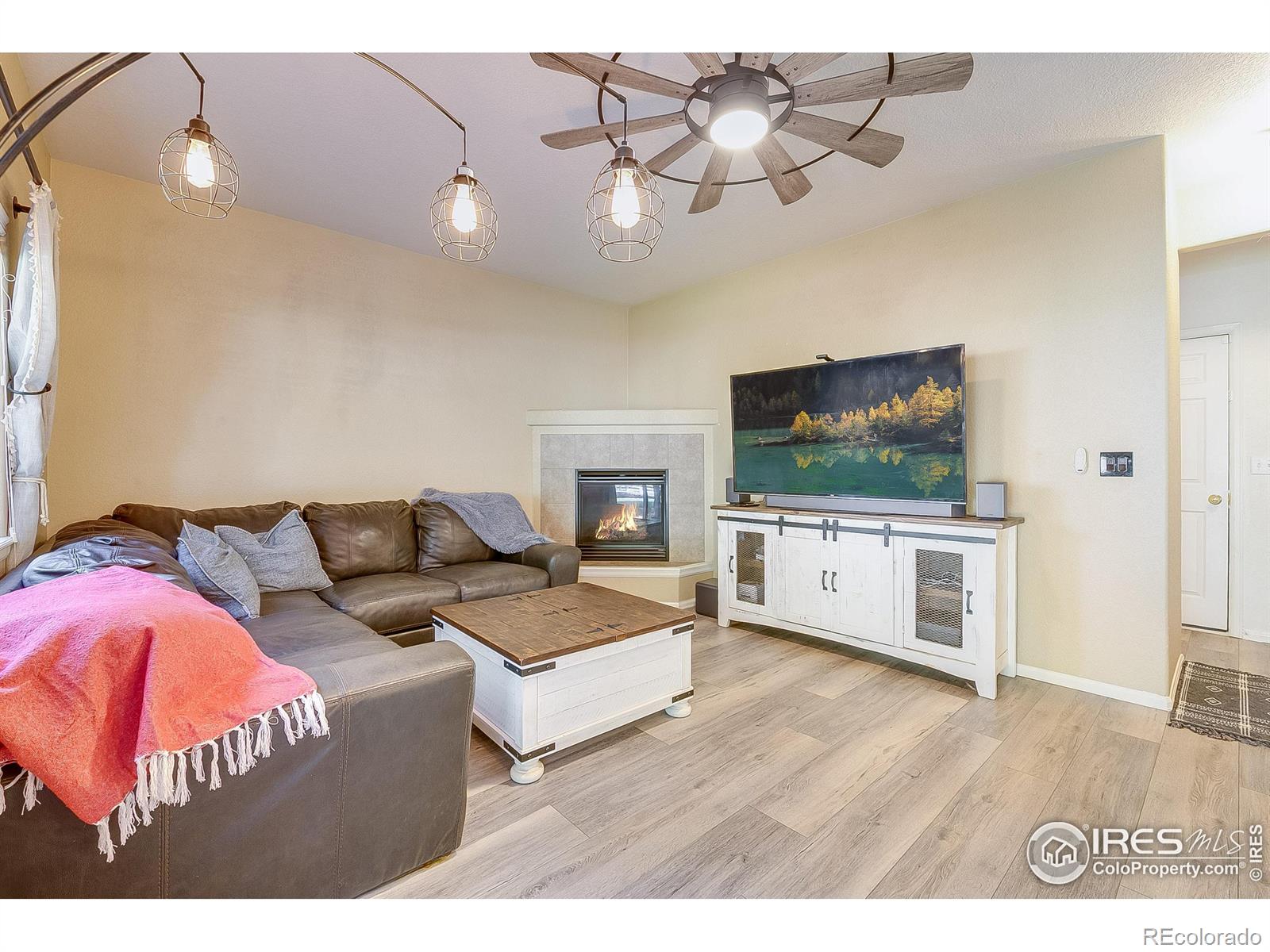MLS Image #11 for 445  wrybill court,loveland, Colorado