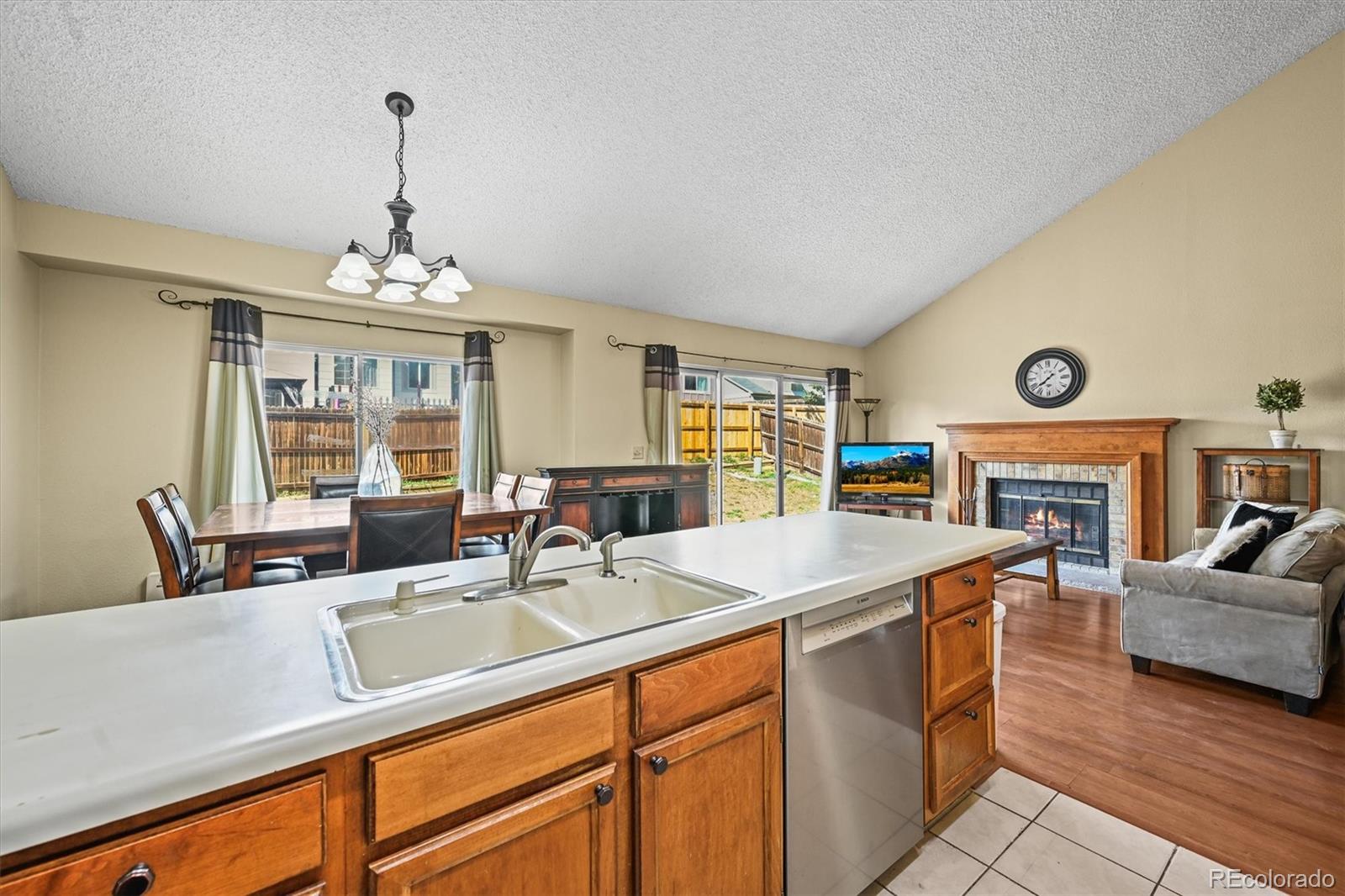 MLS Image #12 for 19543 e amherst drive,aurora, Colorado