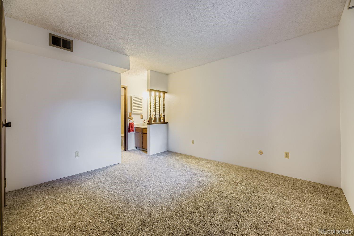 MLS Image #13 for 3550 s harlan street,denver, Colorado