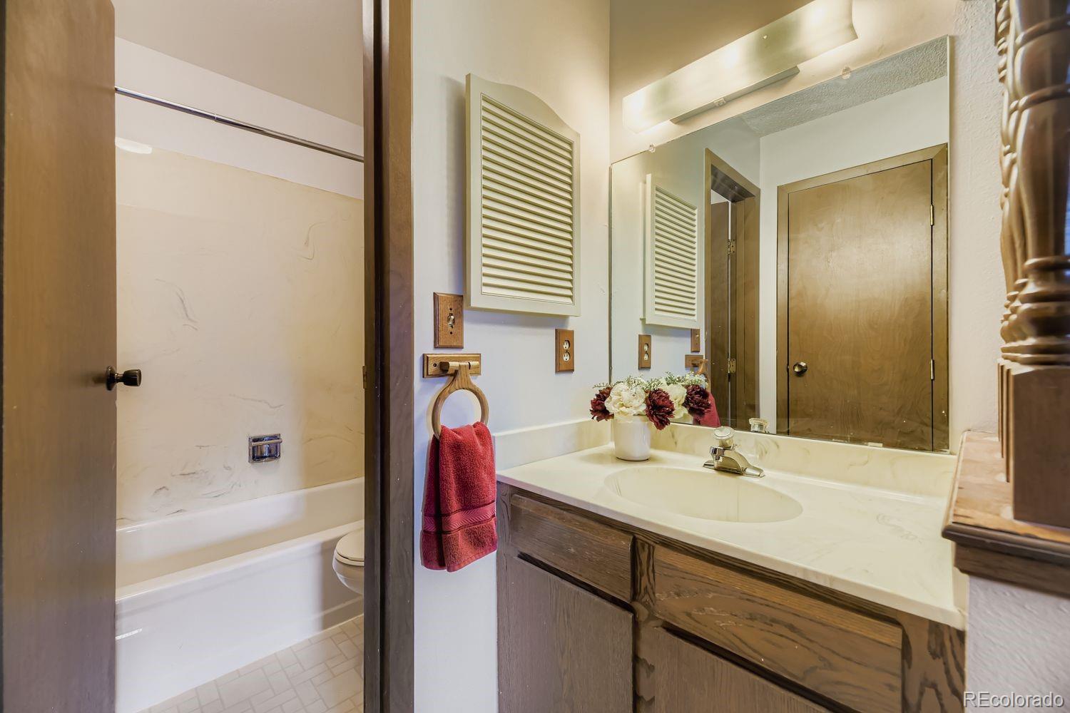 MLS Image #16 for 3550 s harlan street,denver, Colorado
