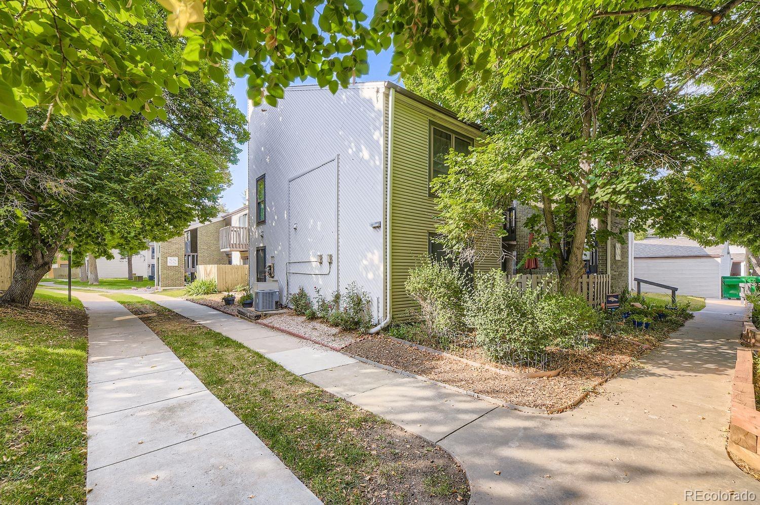 MLS Image #2 for 3550 s harlan street,denver, Colorado