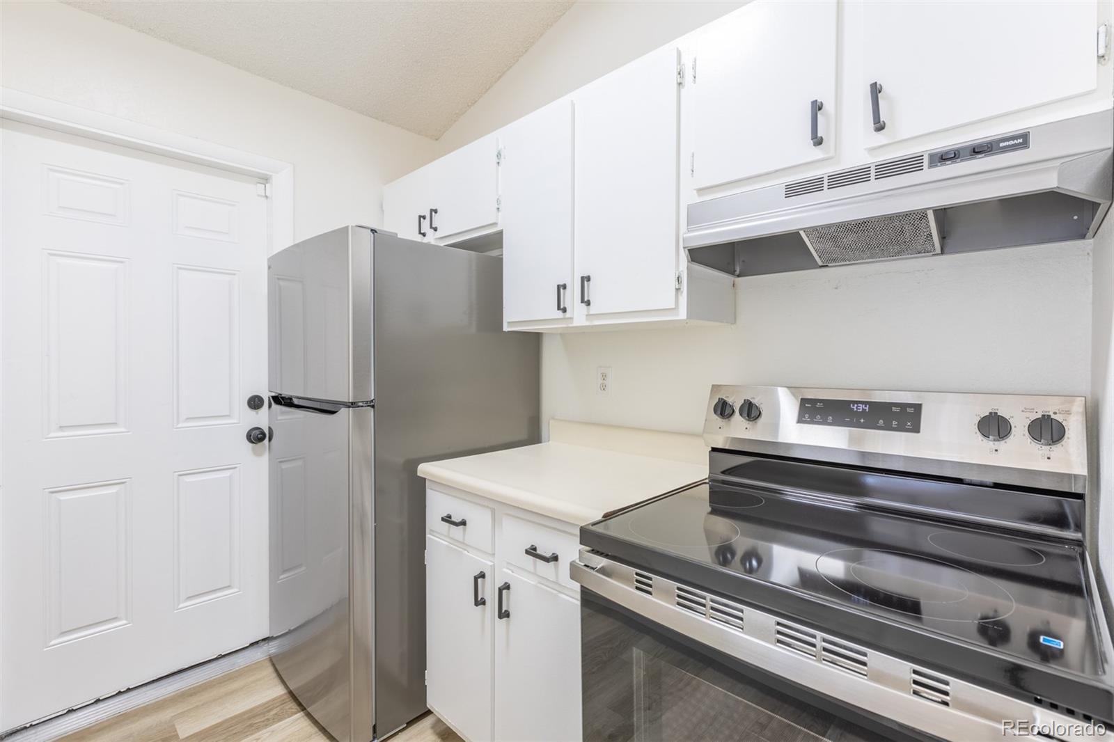 MLS Image #3 for 4726 s clay court,englewood, Colorado