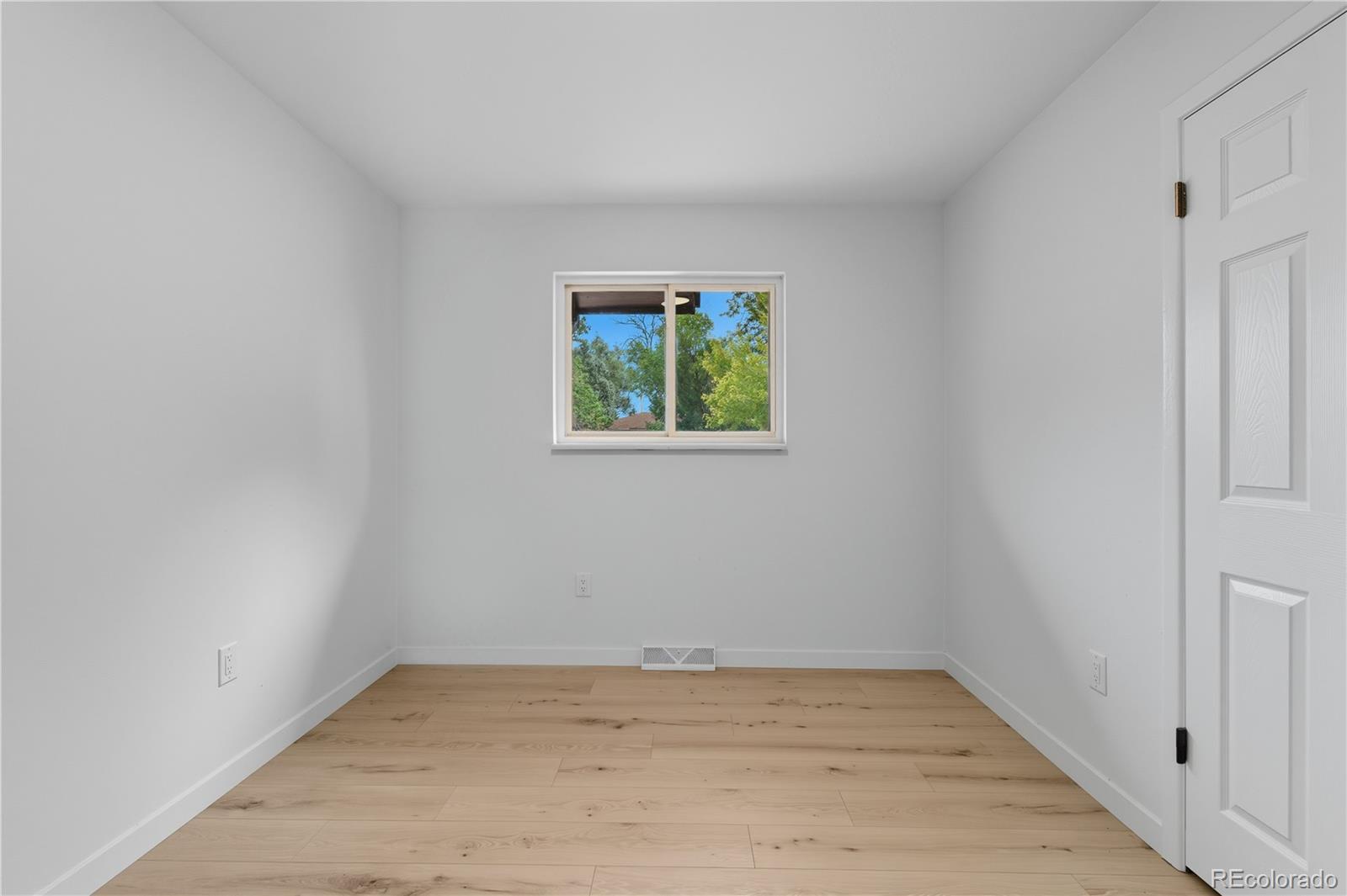 MLS Image #14 for 587  ursula street,aurora, Colorado