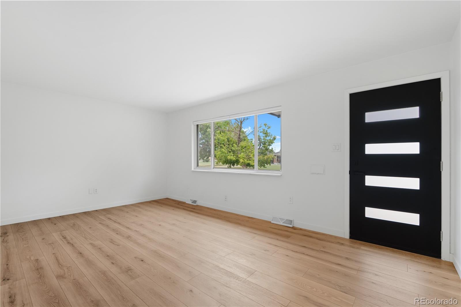 MLS Image #3 for 587  ursula street,aurora, Colorado