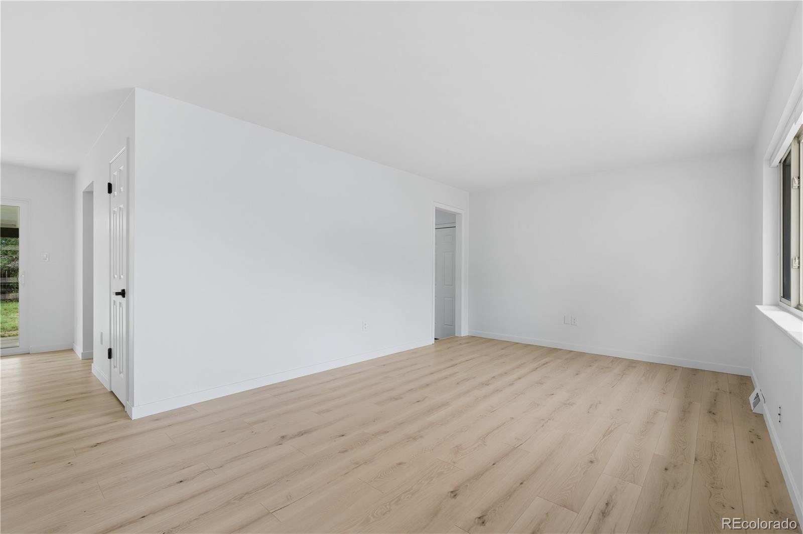 MLS Image #4 for 587  ursula street,aurora, Colorado