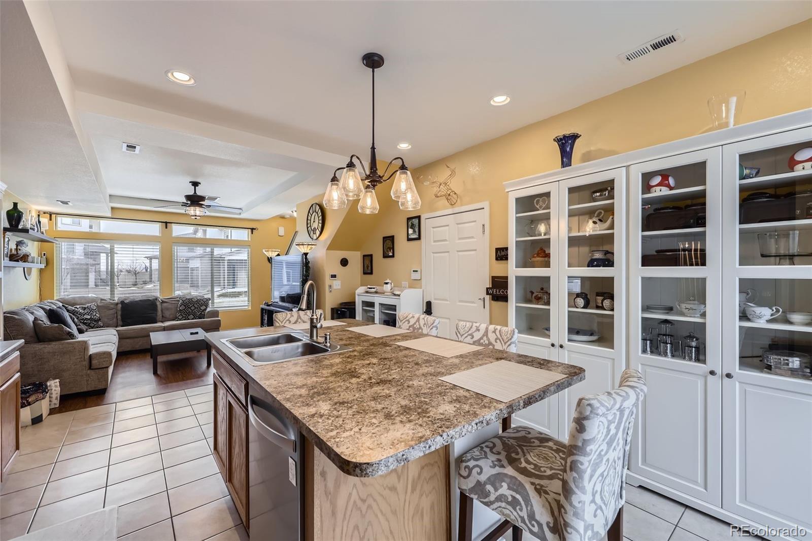 MLS Image #12 for 17950 e 54th avenue,denver, Colorado