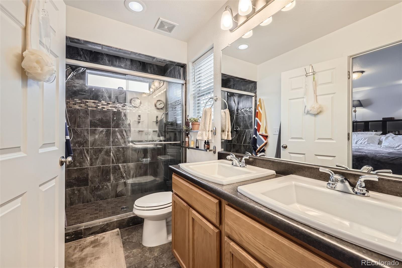 MLS Image #17 for 17950 e 54th avenue,denver, Colorado