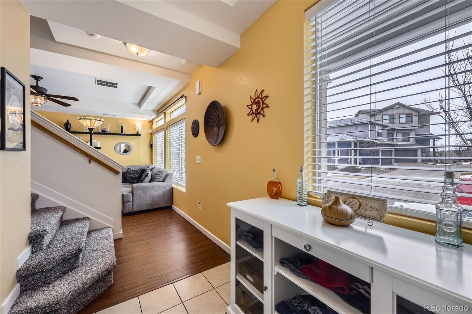 MLS Image #6 for 17950 e 54th avenue,denver, Colorado