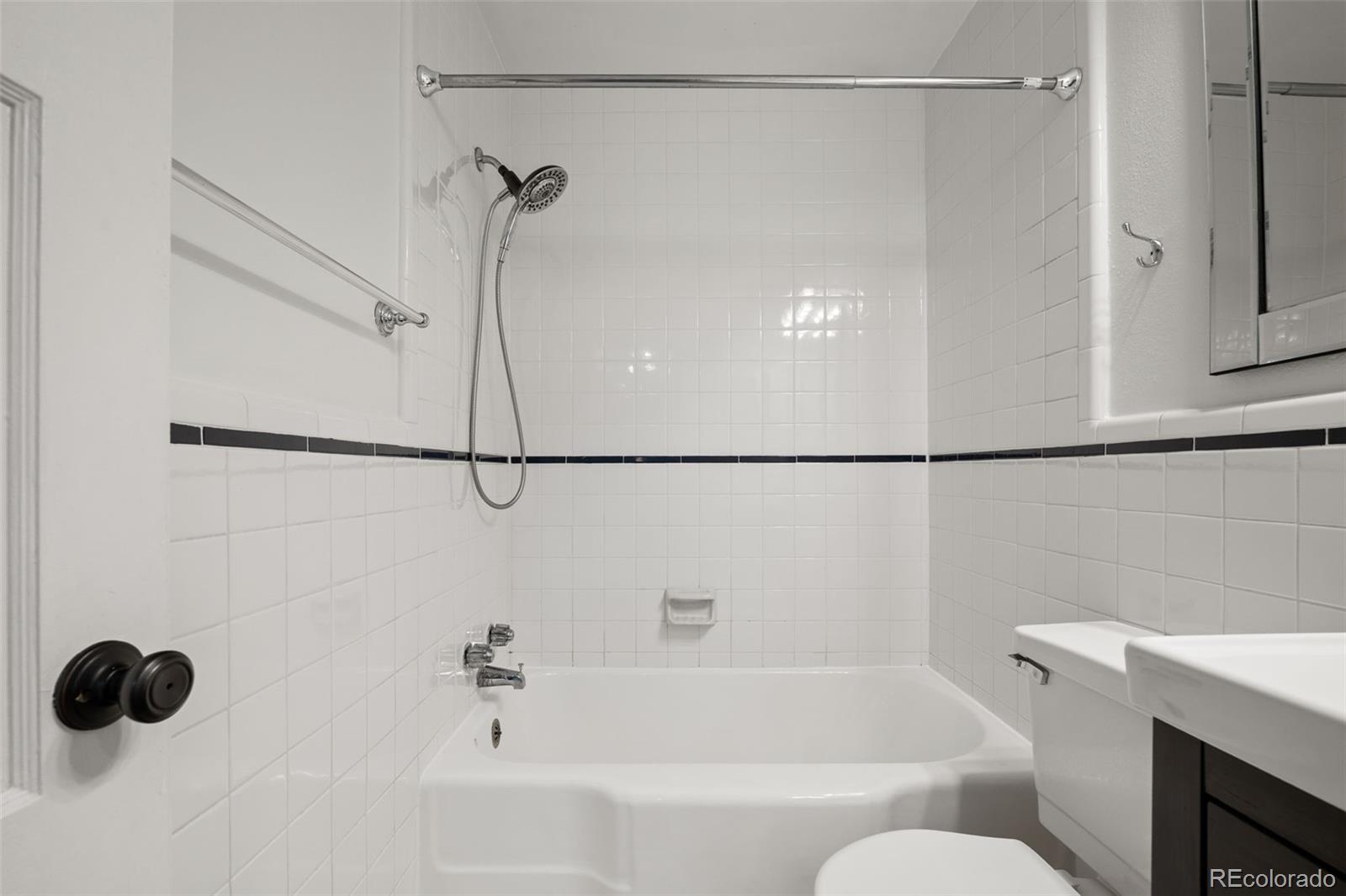 MLS Image #13 for 525  jackson street 301,denver, Colorado