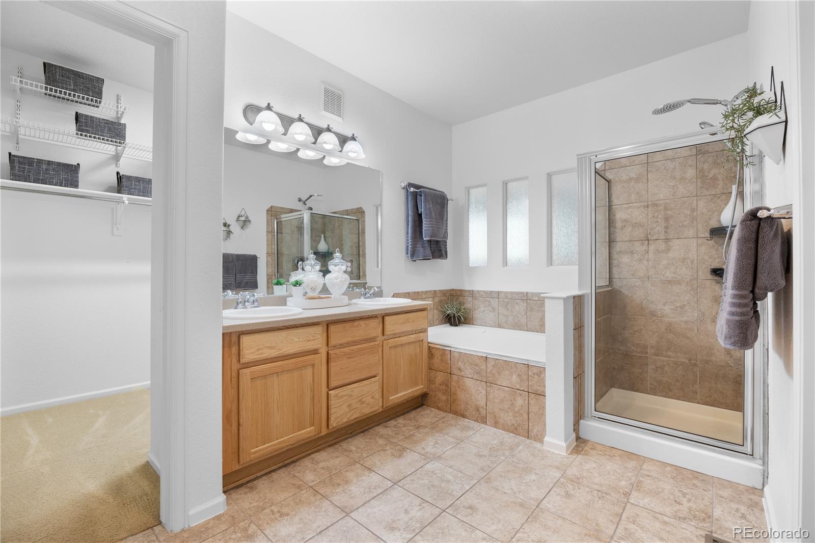 MLS Image #22 for 8992 e 24th place 101,denver, Colorado