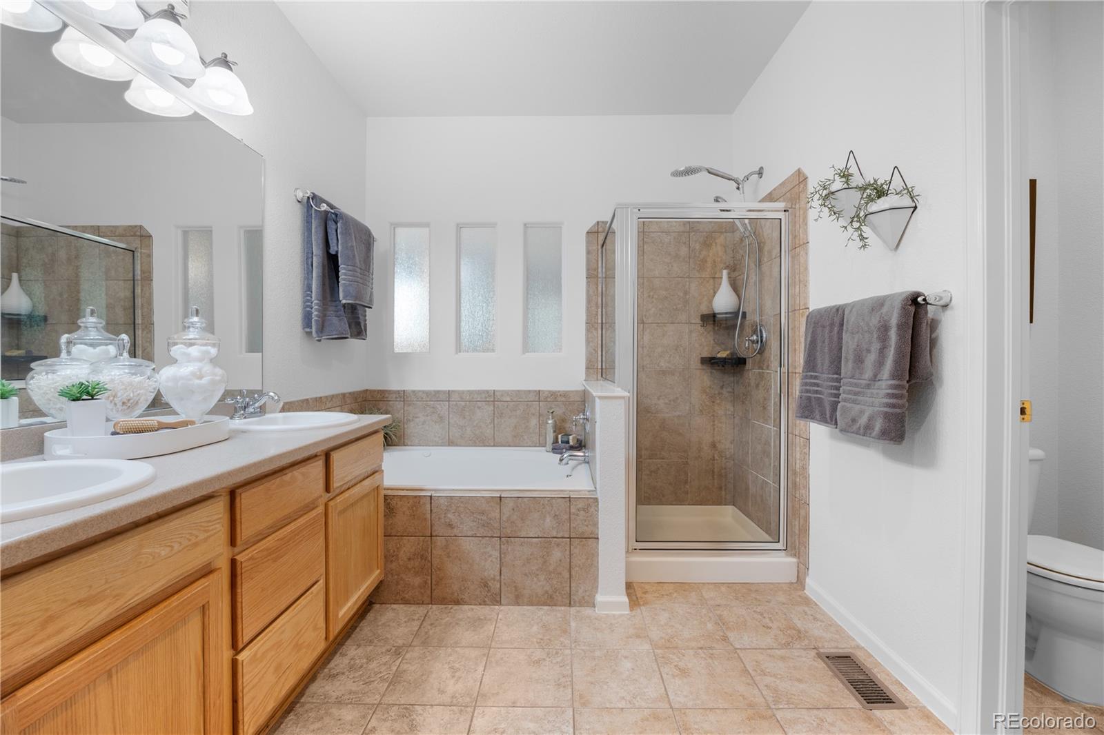 MLS Image #23 for 8992 e 24th place 101,denver, Colorado