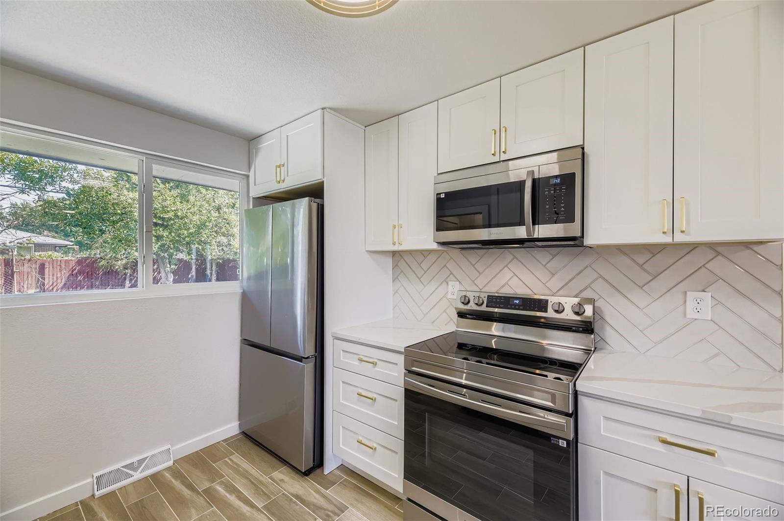 MLS Image #8 for 3722 s green court,englewood, Colorado
