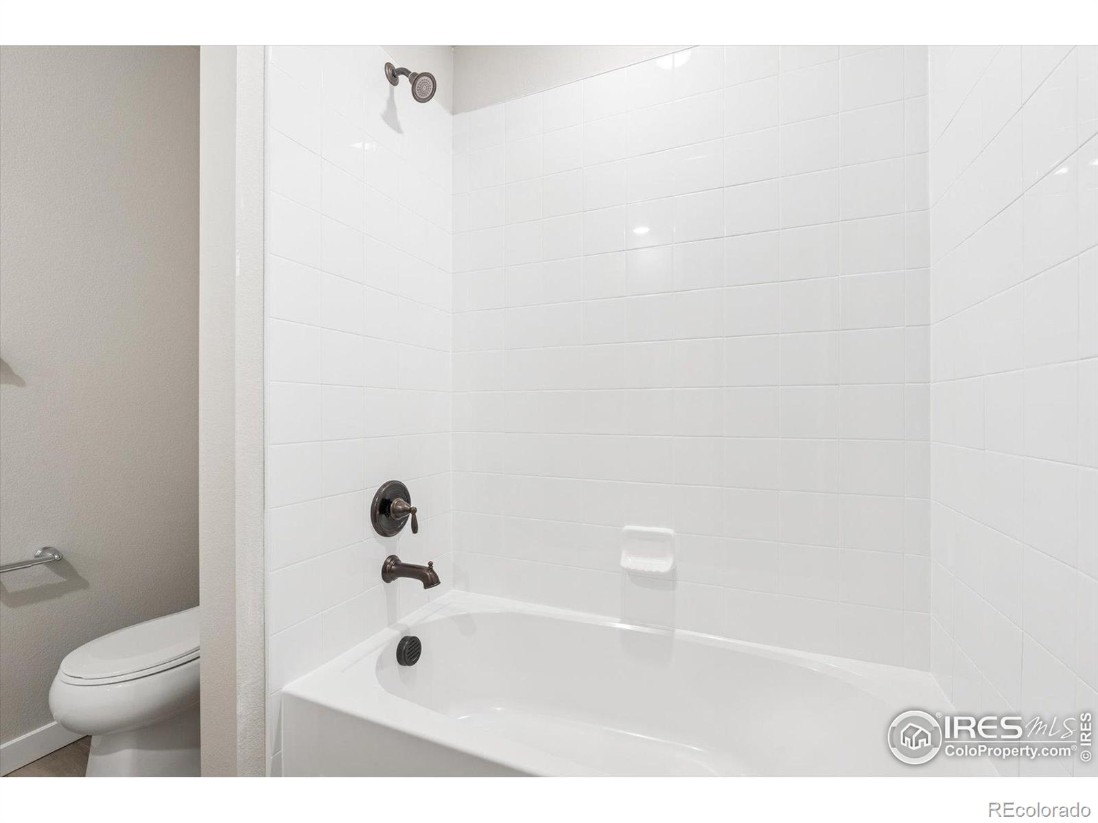 MLS Image #11 for 924  harvard street,johnstown, Colorado