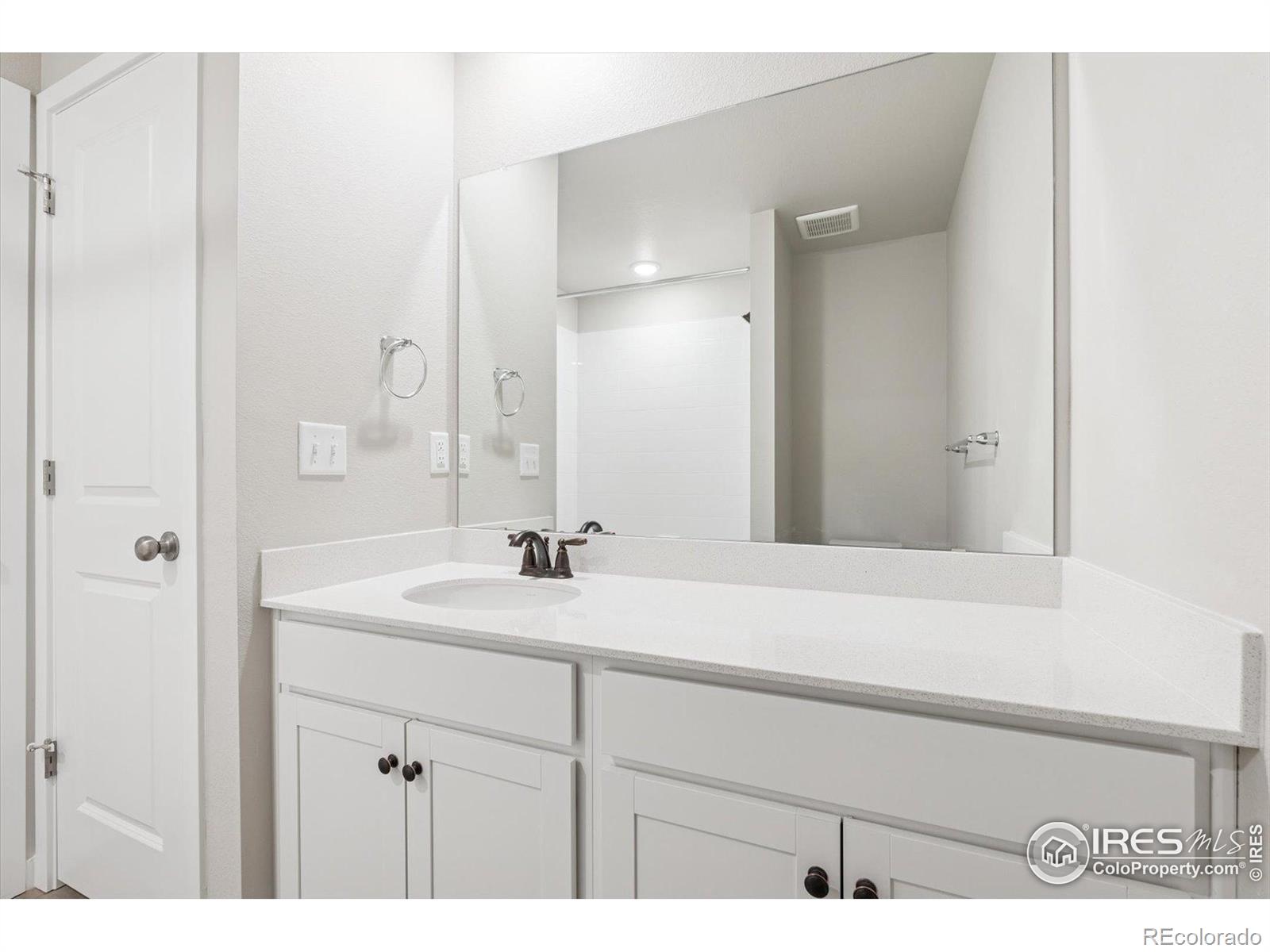 MLS Image #12 for 924  harvard street,johnstown, Colorado