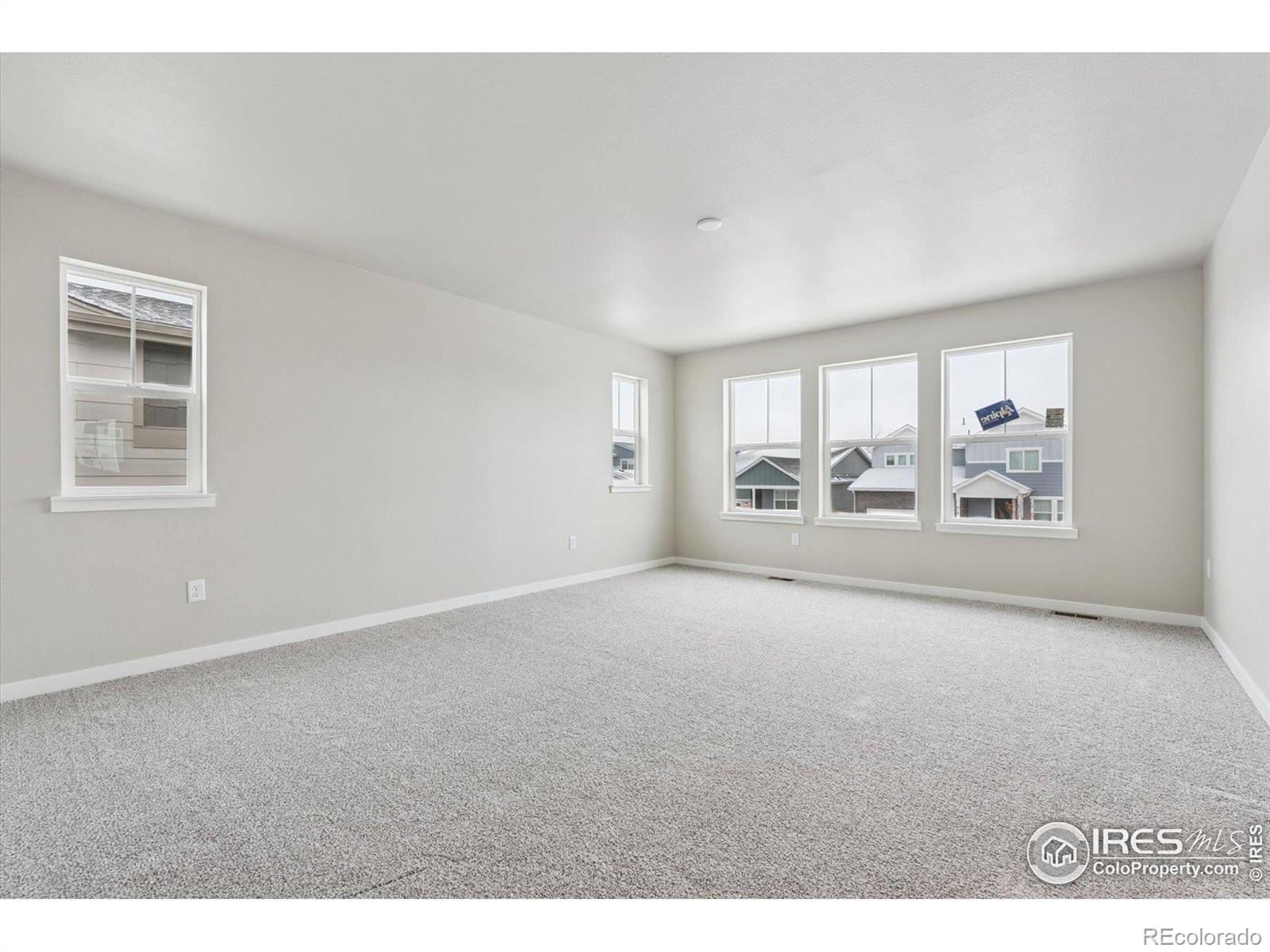 MLS Image #13 for 924  harvard street,johnstown, Colorado