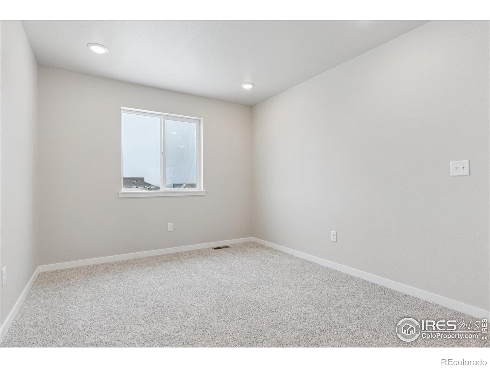 MLS Image #18 for 924  harvard street,johnstown, Colorado
