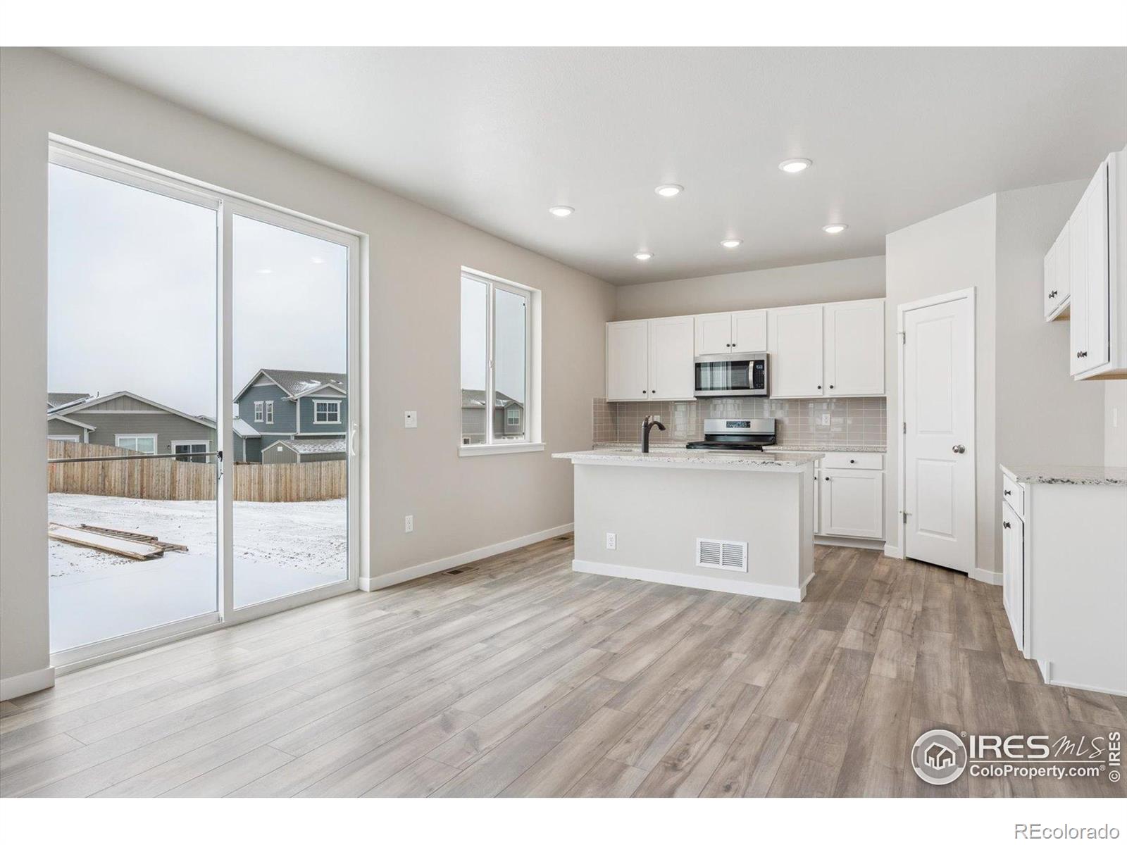 MLS Image #6 for 924  harvard street,johnstown, Colorado