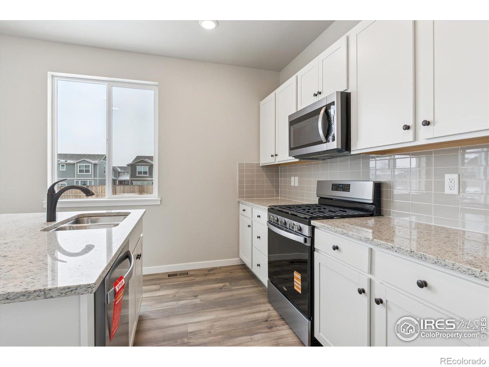 MLS Image #8 for 924  harvard street,johnstown, Colorado