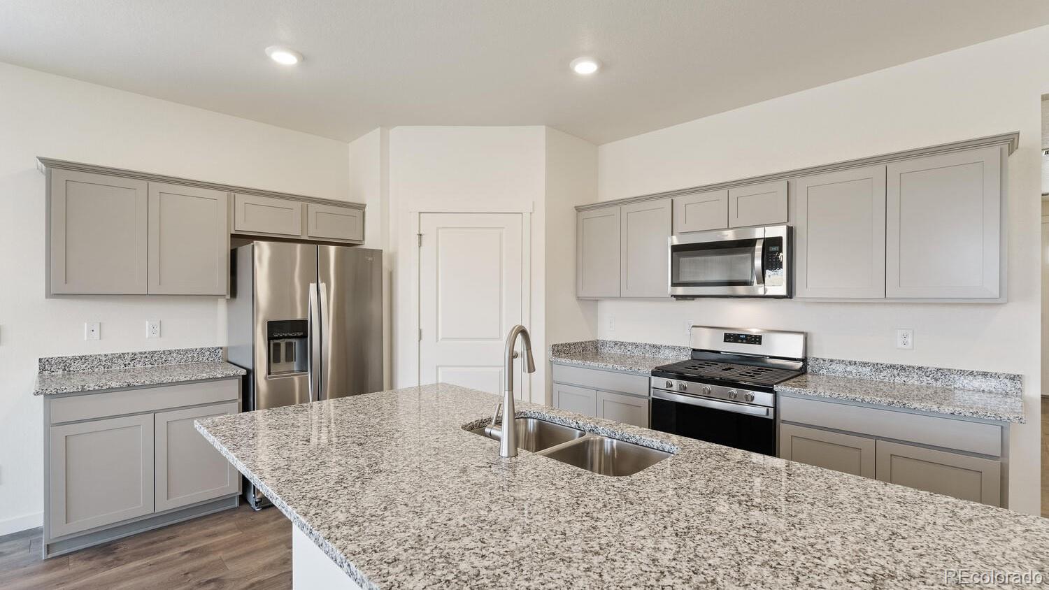 MLS Image #11 for 950  london way,severance, Colorado