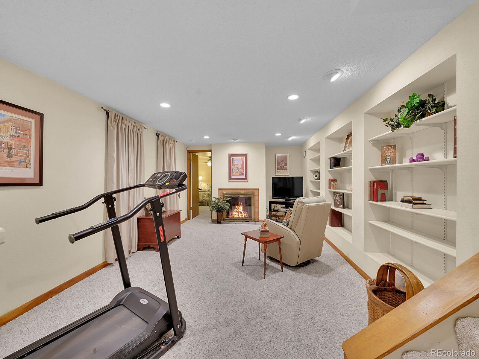 MLS Image #16 for 2835 s university boulevard,denver, Colorado