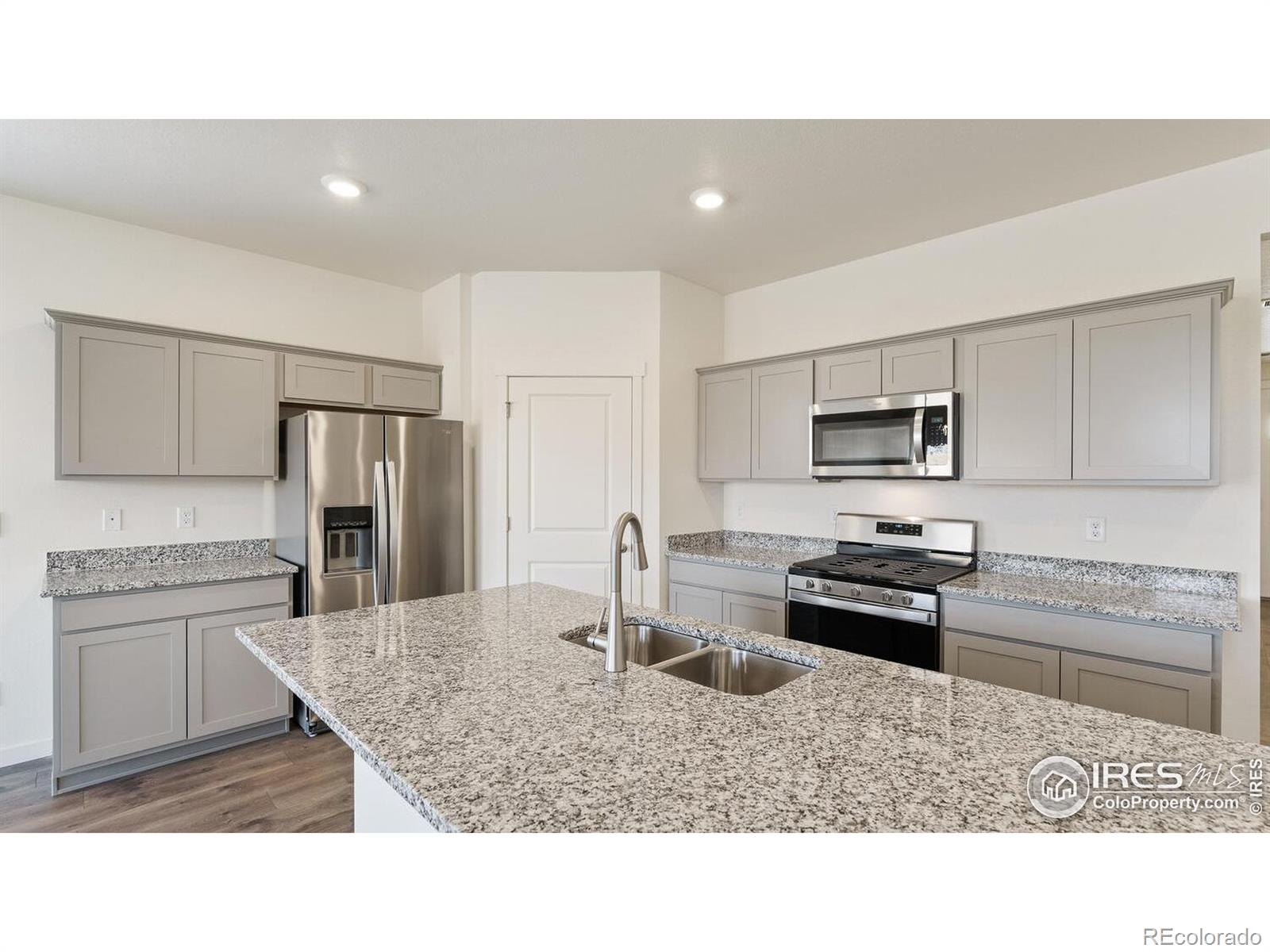MLS Image #11 for 950  london way,severance, Colorado