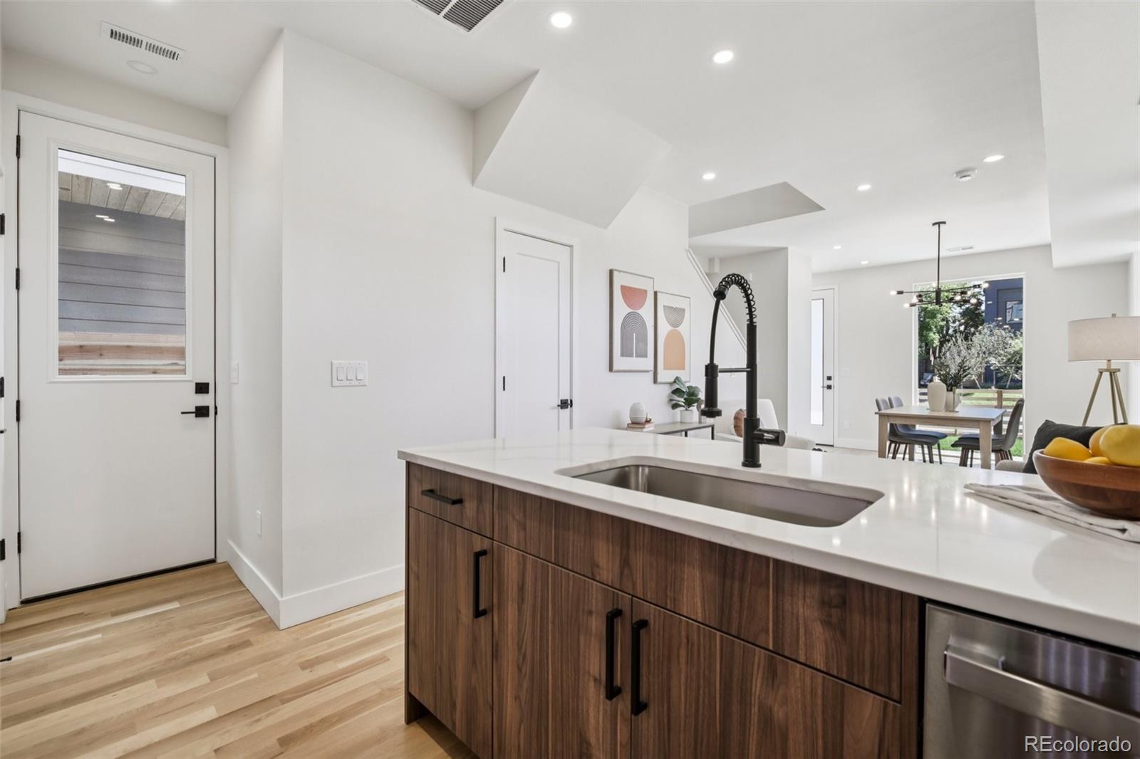 MLS Image #12 for 2109 s cherokee street,denver, Colorado
