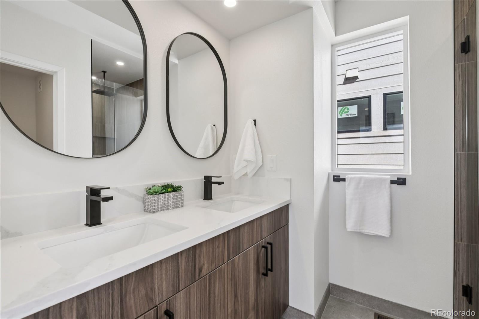 MLS Image #17 for 2109 s cherokee street,denver, Colorado