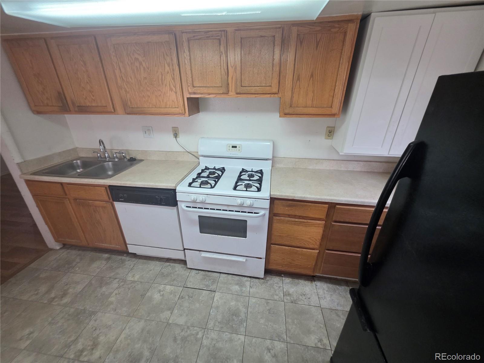 MLS Image #11 for 3092 w alaska place,denver, Colorado