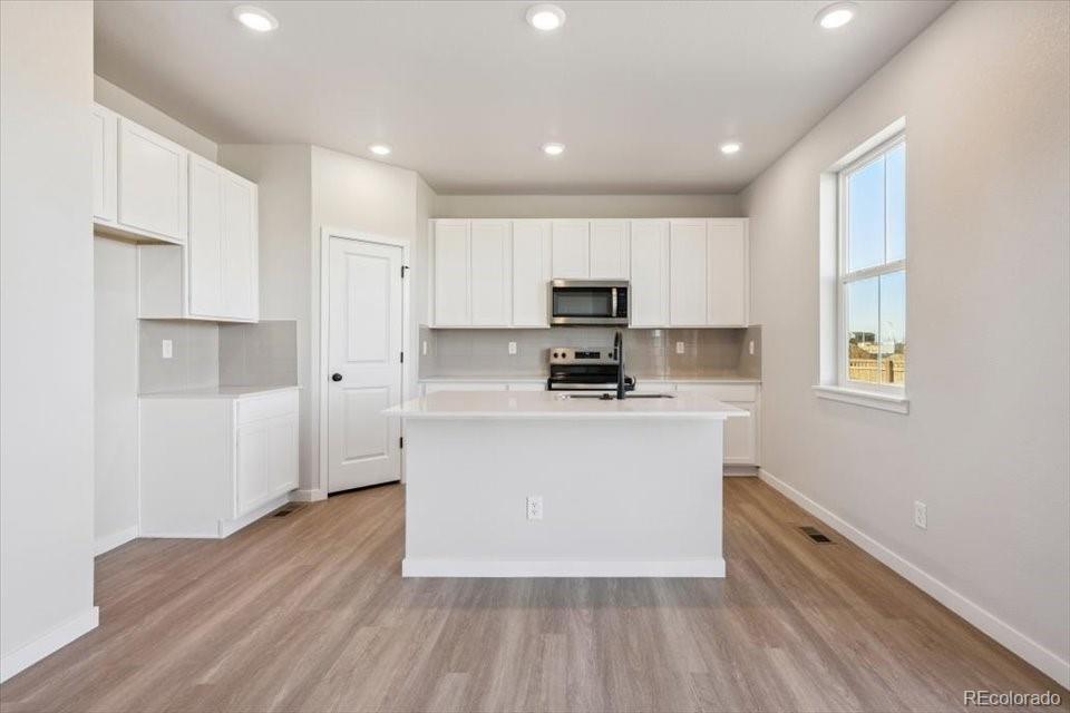 MLS Image #5 for 22895 e 47th avenue,aurora, Colorado