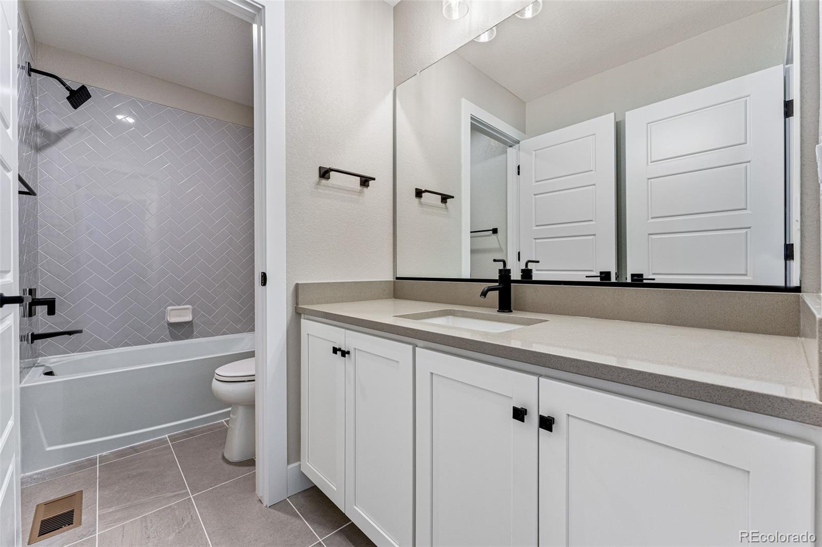 MLS Image #13 for 2068 s holly street,denver, Colorado