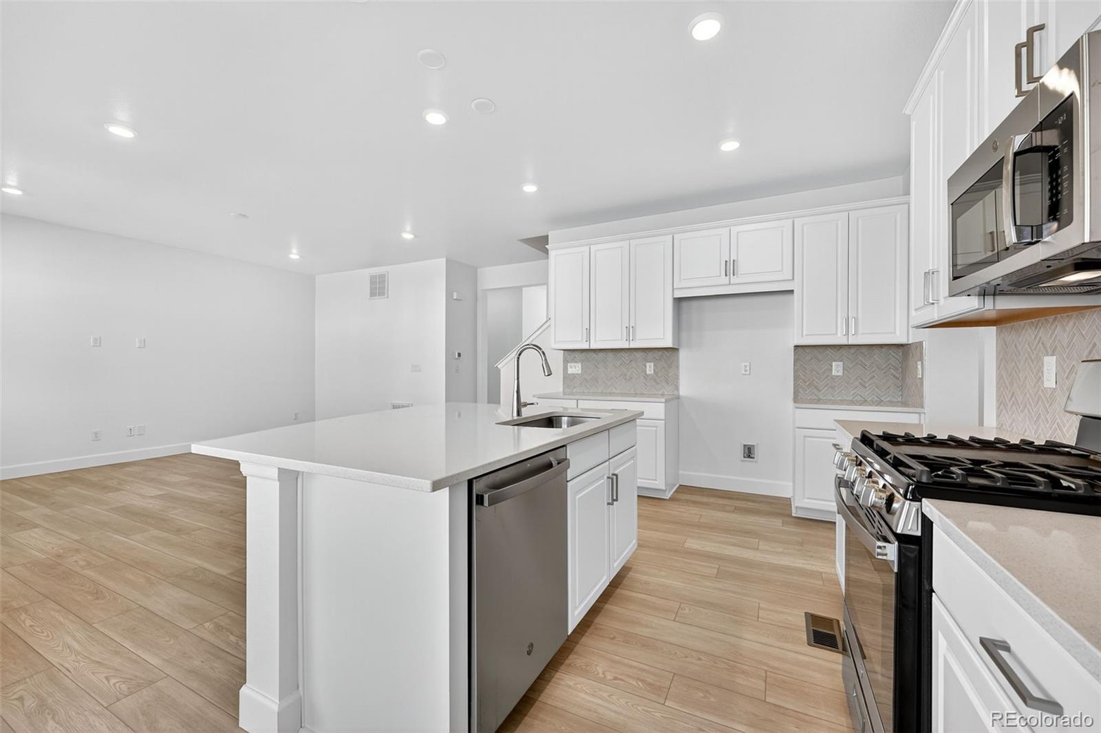 MLS Image #9 for 16507 w 92nd place,arvada, Colorado