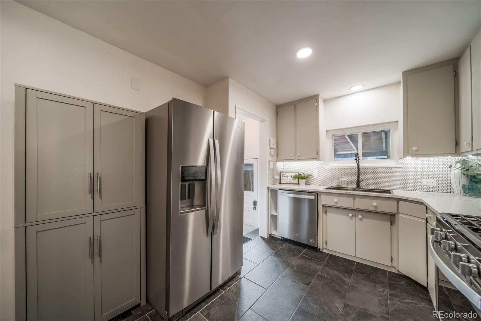 MLS Image #11 for 3170 w colorado avenue,denver, Colorado