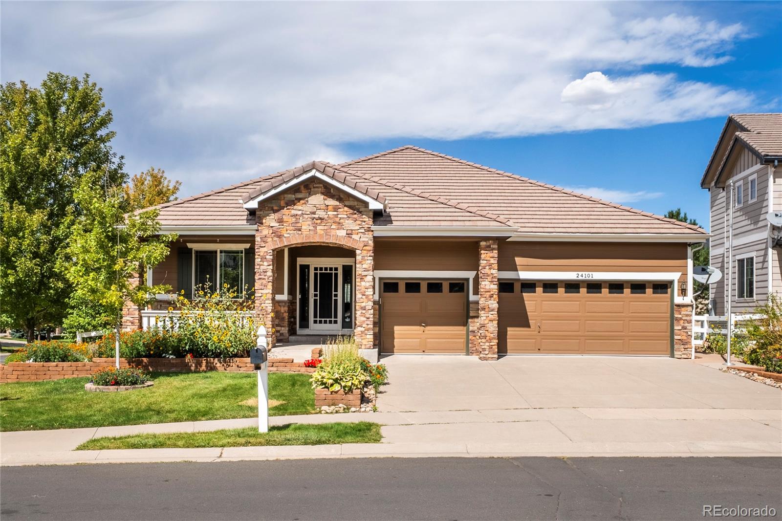 MLS Image #2 for 24101 e iowa place,aurora, Colorado